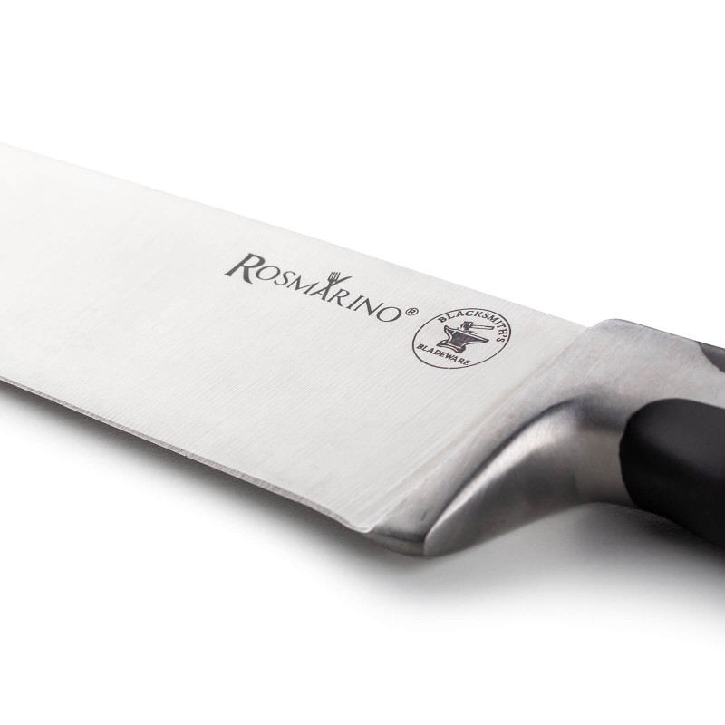 Kuhinjski nož je napravljen od nehrđajućeg čelika visokog kvaliteta. Njegova prednost je dvostrano naoštreno sječivo, pod uglom od 15° za dugotrajnu oštrinu i izdržljivost. Pogodno za sječenje krupnih komada hrane. Dužina sječiva 20,5 cm.