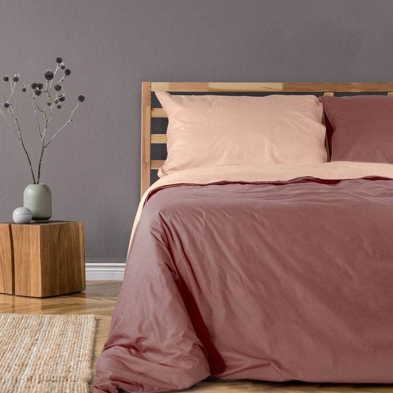 Vrijeme je za ugodno spavanje s modernom pamučnom posteljinom! Posteljina French Rose od renforce platna, lagane i mekane tkanine koja se lako održava. Posteljinu je moguće koristiti s obje strane. Posteljina je periva na 40° C.