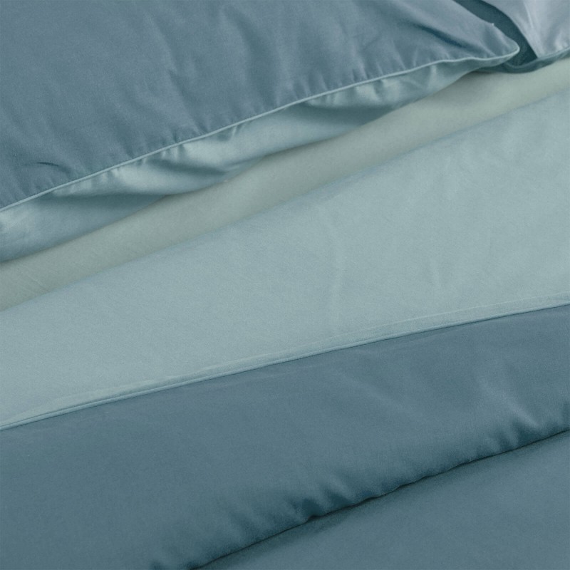 Vrijeme je za ugodno spavanje s modernom pamučnom posteljinom! Posteljina Pine Green od renforce platna, lagane i mekane tkanine koja se lako održava. Posteljinu je moguće koristiti s obje strane. Posteljina je periva na 40° C.