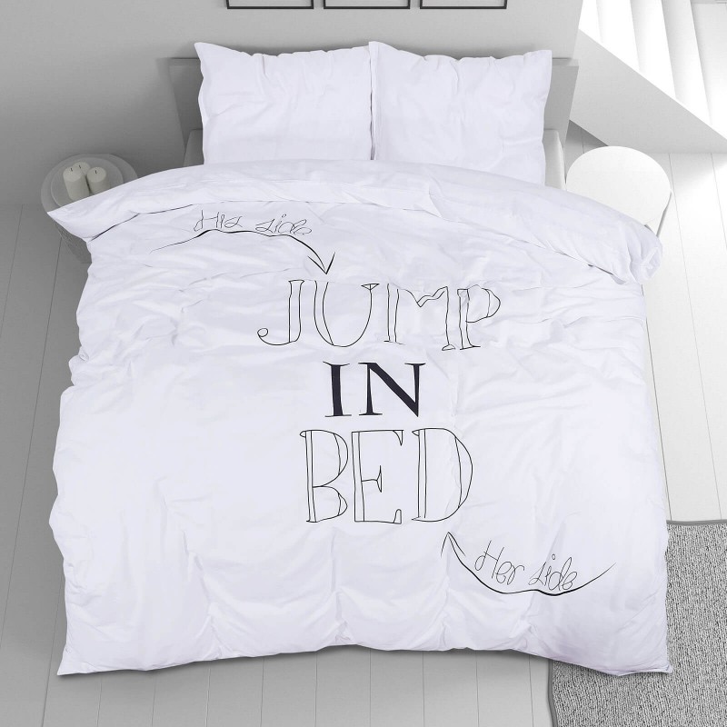 Vrijeme je za potpuno uživanje u modernim pamučnim posteljinama! Posteljina Jump in Bed od renforce platna, mekane tkanine, jednostavne za održavanje. Neka vas oduševi moderan dizajn s printom za udoban i ugodan san. Posteljina je periva na 40 °C.