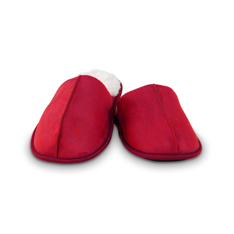 Lagan korak za vaša stopala, za maksimalnu udobnost! Kompaktne papuče Royal Sleep izrađene su od visokokvalitetnih mikrovlakana koja vam još bolji osjećaj mekoće i udobnosti. Za velika i mala stopala, s debljim i mekšim ukrasnim rubom i tvrdim, neklizajućim potplatom. Papuče nisu prikladne za mašinsko pranje.