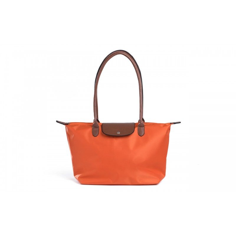 Kako kupovina ne bi bila samo kupovina, predstavljamo Vam liniju torbi za kupovinu, koje svojim bojama  i dizajnom diktiraju prave modne trendove. 