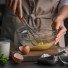 Kvalitetna mutilica za miješanje biskvita, umaka ili izradu omleta. Izrađena od izdržljivog i neprijanjajućeg najlona te je posebno primjerena za upotrebu u posudama s osjetljivim premazom. Udobna ručka osigurat će lakšu upotrebu.