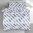 Vrijeme je za potpuno uživanje u modernim pamučnim posteljinama! Posteljina Grey Stripes od renforce platna, mekane tkanine, jednostavne za održavanje. Neka vas oduševi moderan dizajn s printom za udoban i ugodan san. Posteljina je periva na 40 °C.